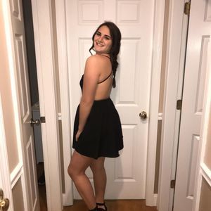 Meet your Posher, Nola